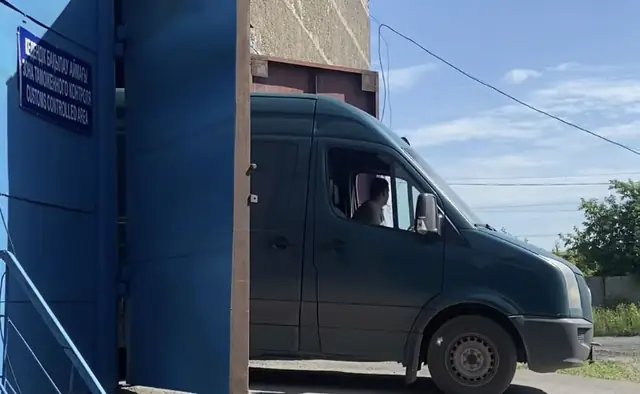 Приём автотранспорта в зоне таможенного контроля